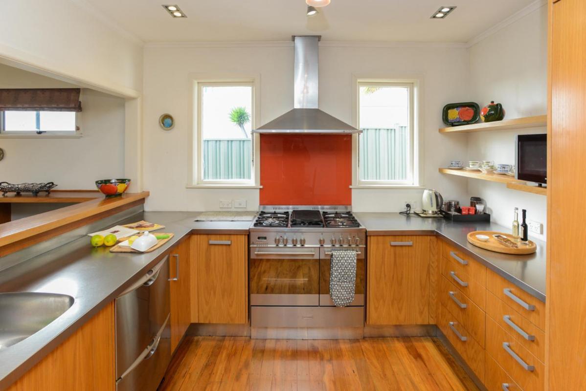 Breakwater Cottage - Napier Holiday Home Екстериор снимка