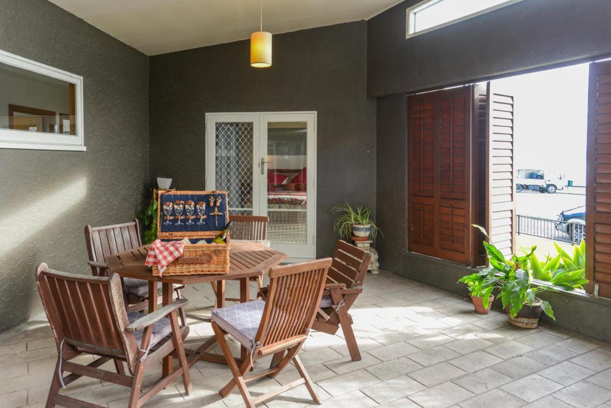 Breakwater Cottage - Napier Holiday Home Екстериор снимка