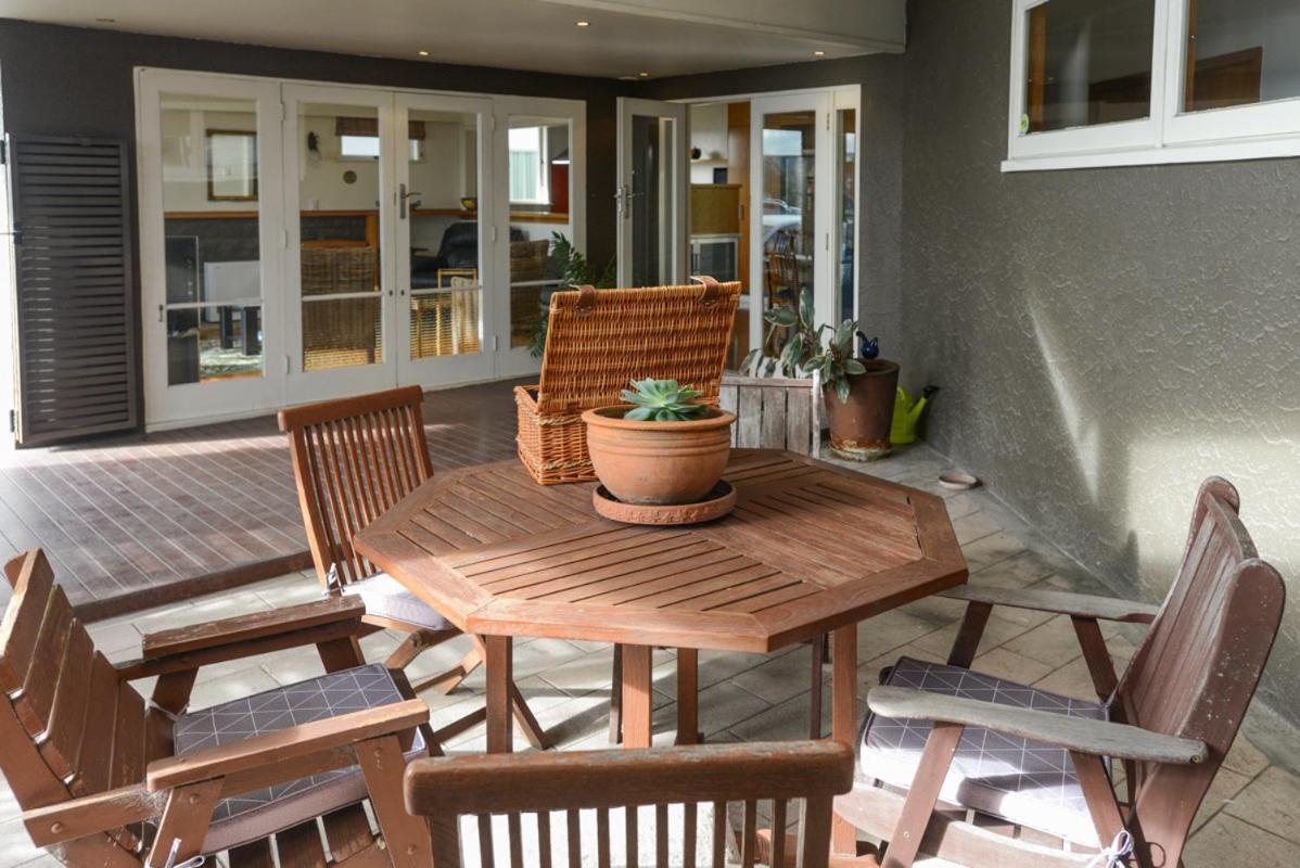 Breakwater Cottage - Napier Holiday Home Екстериор снимка
