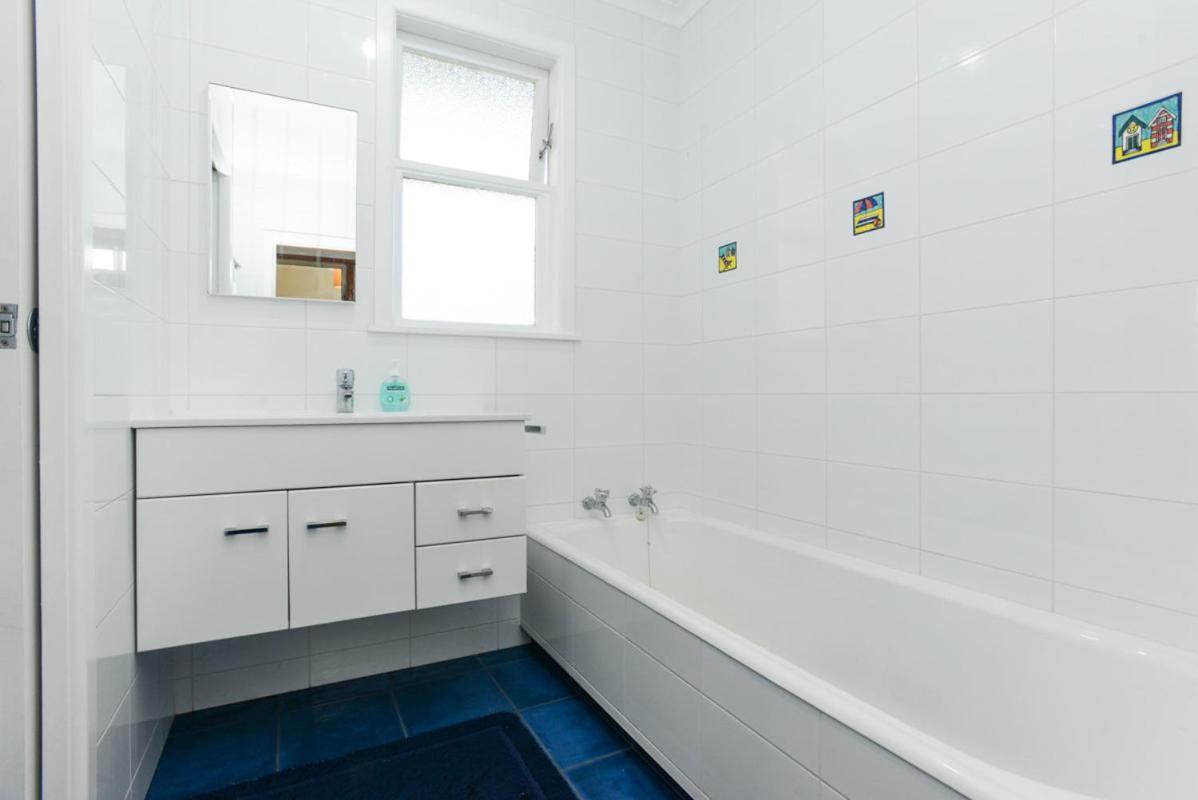 Breakwater Cottage - Napier Holiday Home Екстериор снимка