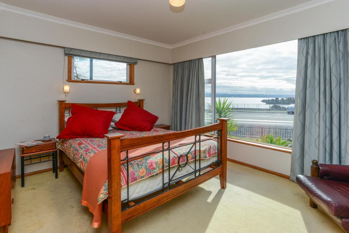 Breakwater Cottage - Napier Holiday Home Екстериор снимка